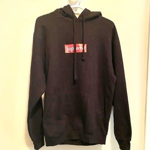 Black Supreme hoodie